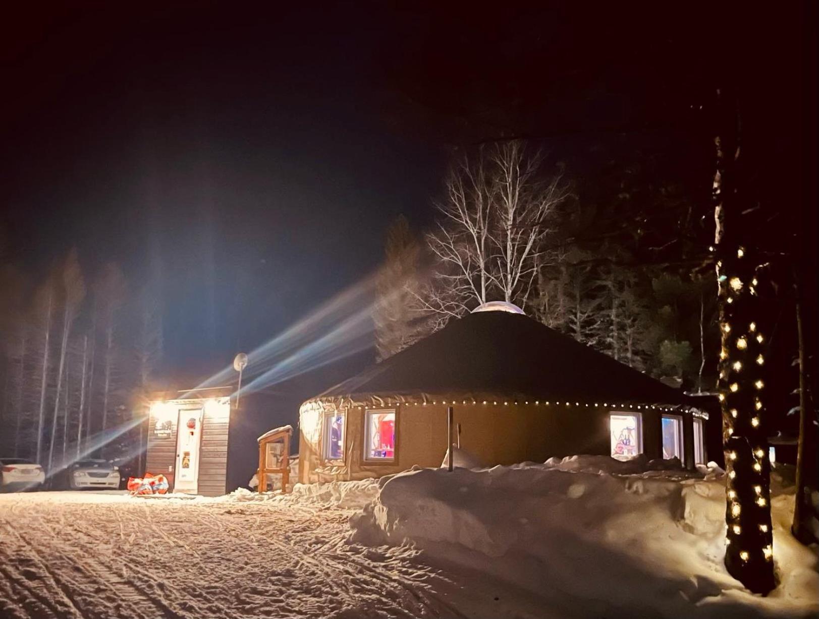 Yourte Experience Charlevoix ラ・マルベー エクステリア 写真