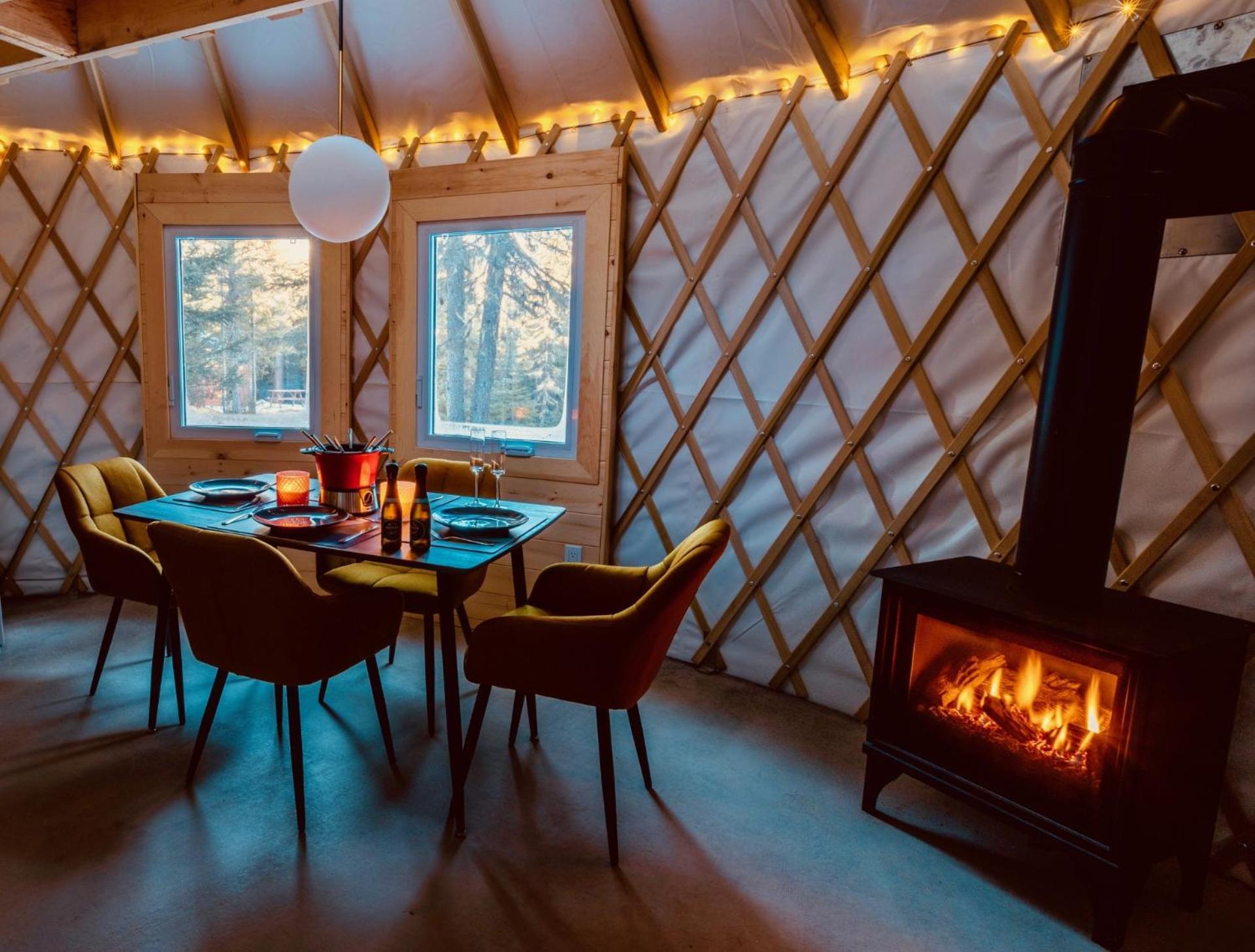 Yourte Experience Charlevoix ラ・マルベー エクステリア 写真